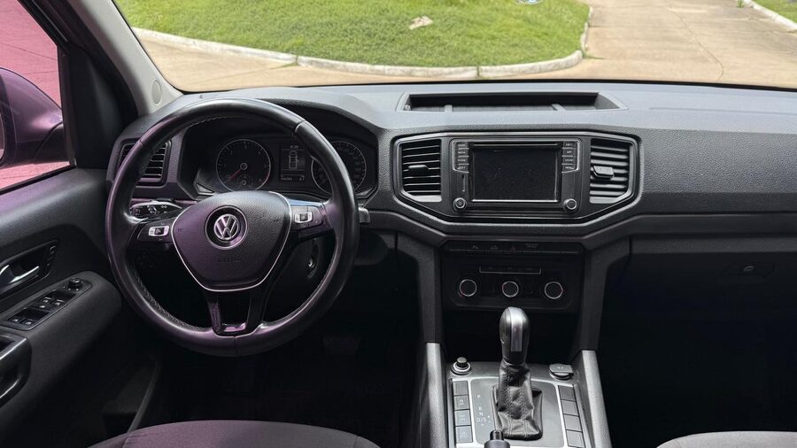 VOLKSWAGEN  AMAROK 20TD 4X2 DC COMFORTLINE AT. Recibimos vehículo menor y mayor valor