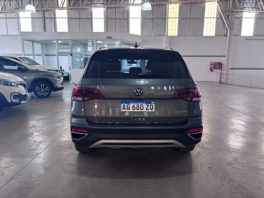 TAOS 1.4 250 TSI COMFORTLINE TIPTRONIC L/24 - AÑO 2024 - 72.657KM