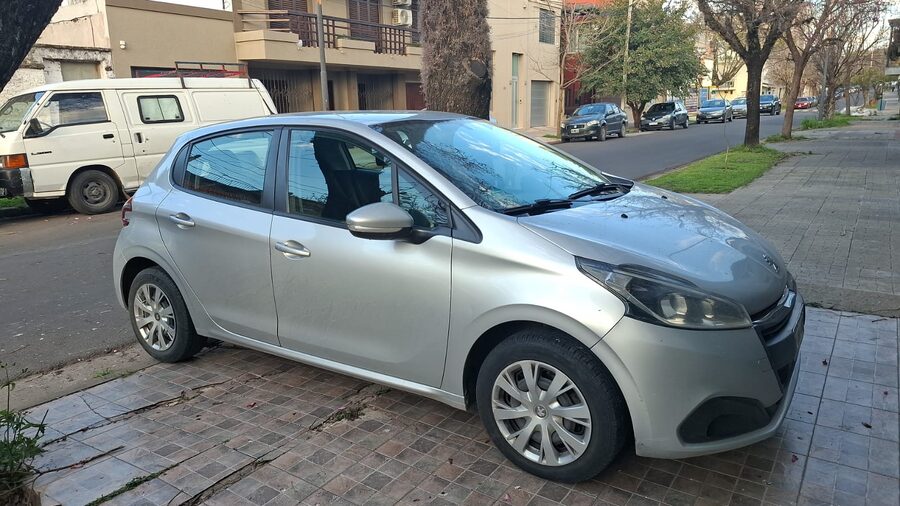 PEUGEOT 208 ACTIVE