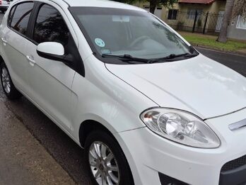 Fiat palio atractive 2014