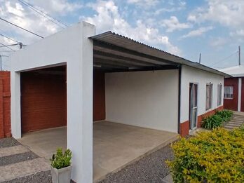 CASA / 3 AMBIENTES / PILETA / QUINCHO / PARANÁ ZONA SUR