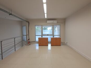Oficina/Local con Cochera y Terraza – Excelente Renta