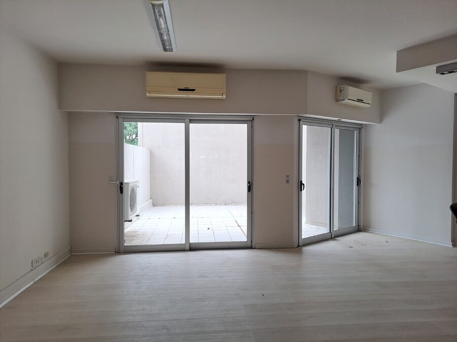 Oficina/Local con Cochera y Terraza – Excelente Renta