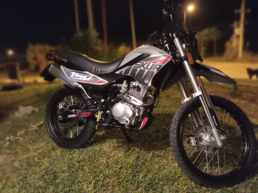 Vendo permuto por 250cc
