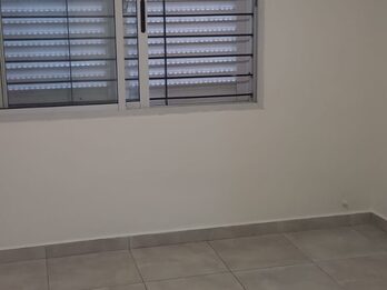 Alquilo Duplex 2 dormitorios 2 baños - patio verde - zona Av. de las Americas