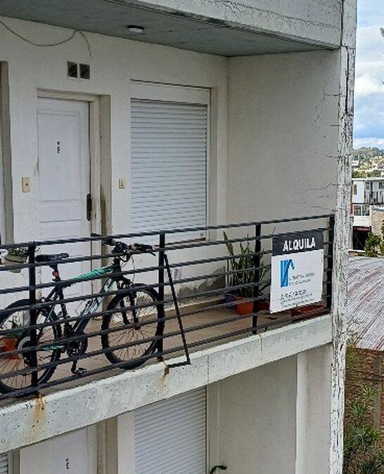 ALQUILO DPTO 1 DORM. AV CHURRUARIN