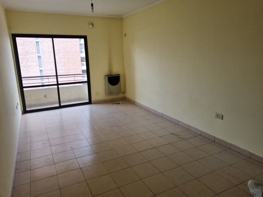 ALQUILER – Monoambiente / Zona Centro/Parque.