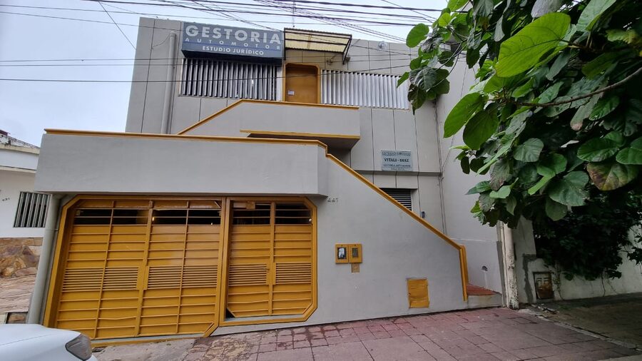 ALQUILER CASA 3 Dormitorios - Zona Av. Almafuerte y Artiga -