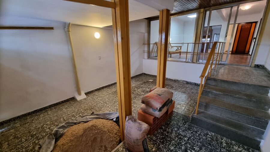 ALQUILER CASA 3 Dormitorios - Zona Av. Almafuerte y Artiga -