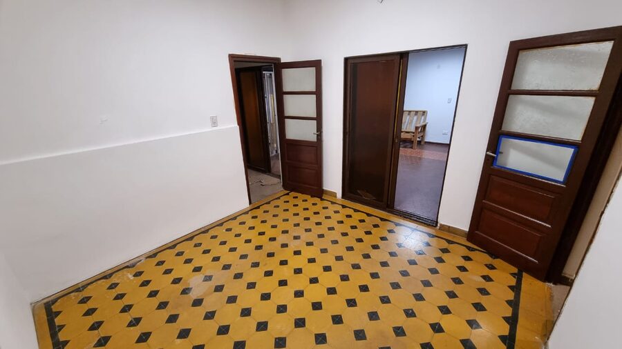 ALQUILER CASA 3 Dormitorios - Zona Av. Almafuerte y Artiga -