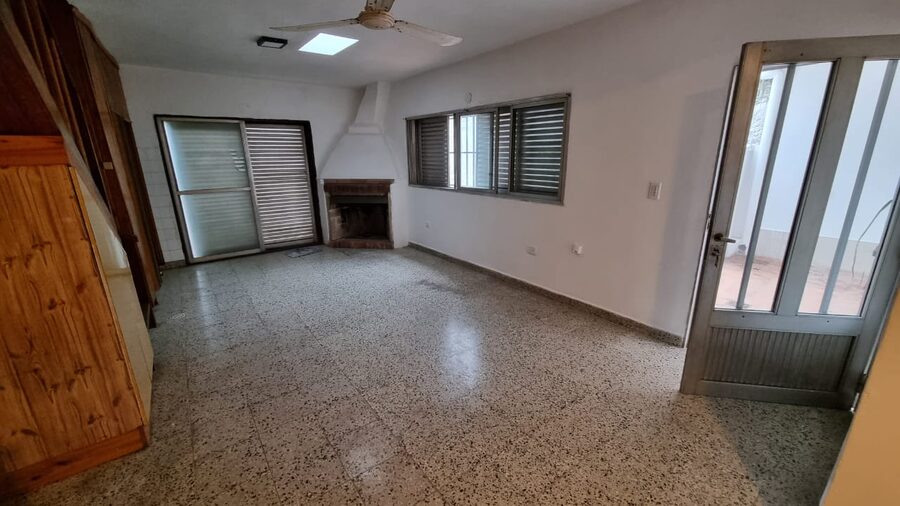 ALQUILER CASA 3 Dormitorios - Zona Av. Almafuerte y Artiga -