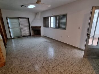 ALQUILER CASA 3 Dormitorios - Zona Av. Almafuerte y Artiga -