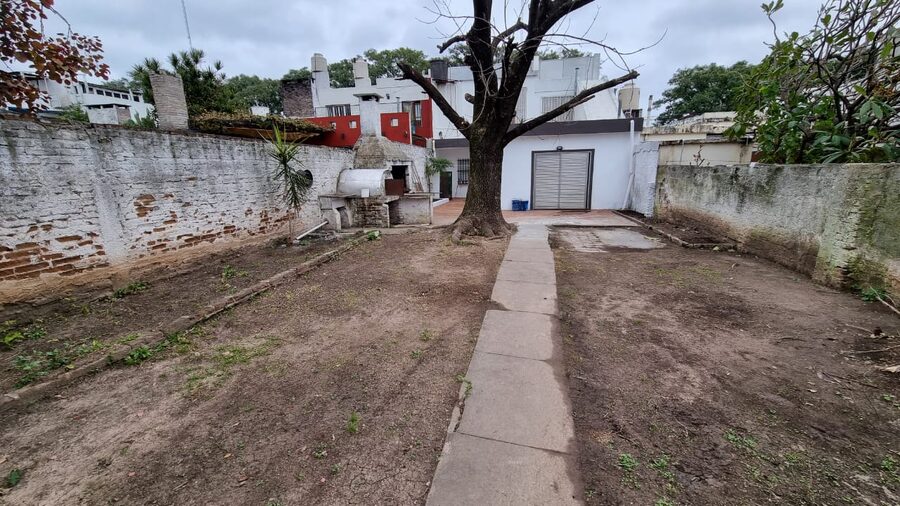 ALQUILER CASA 3 Dormitorios - Zona Av. Almafuerte y Artiga -