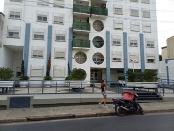 VENTA y/o ALQUILER DPTO. 3 Dormitorios y Cochera - Zona CENTRO -