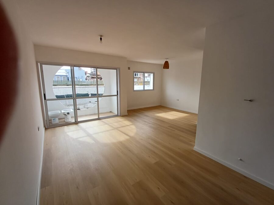 VENTA y/o ALQUILER DPTO. 3 Dormitorios y Cochera - Zona CENTRO -