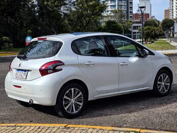 Peugeot 208 Feline 2018