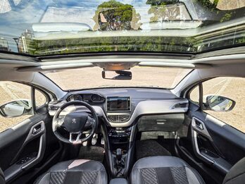 Peugeot 208 Feline 2018