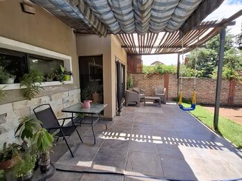 CASA | 5 AMBIENTES | PILETA | QUINCHO | COCHERA DOBLE | LA TOMA