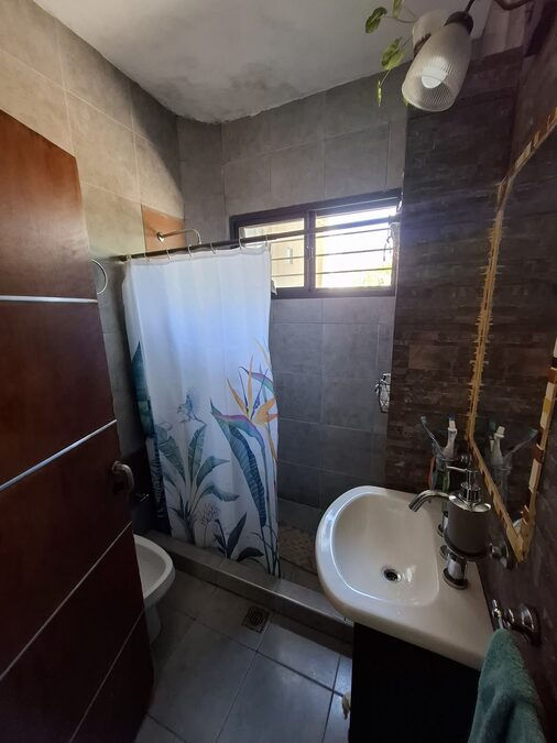 CASA | 5 AMBIENTES | PILETA | QUINCHO | COCHERA DOBLE | LA TOMA