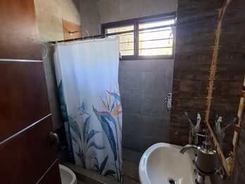 CASA | 5 AMBIENTES | PILETA | QUINCHO | COCHERA DOBLE | LA TOMA