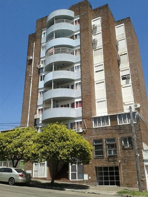 Edificio Víctor Quinto, Av. Ramírez Nº 860.