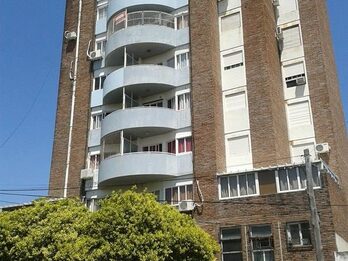Edificio Víctor Quinto, Av. Ramírez Nº 860.