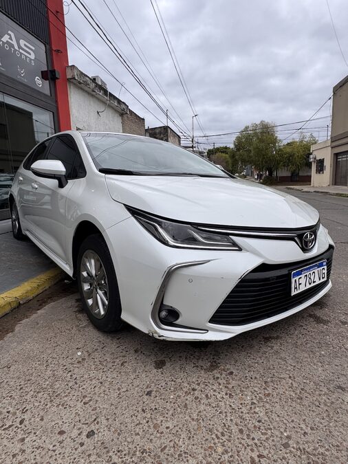 Corolla impecable permuto y financio