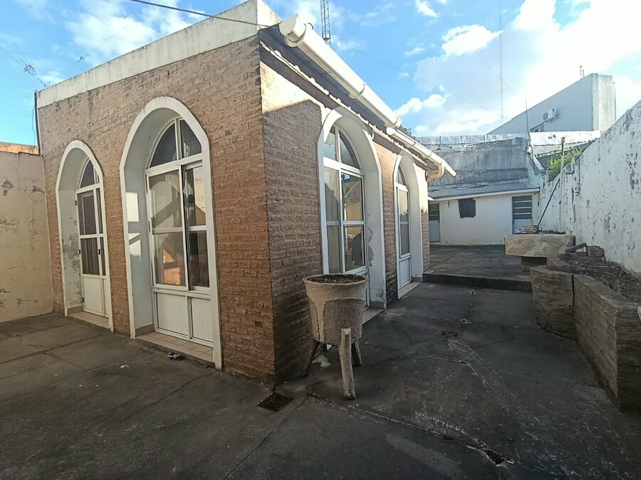 VENTA CASA CENTRICA CALLE 25 DE MAYO AL 600