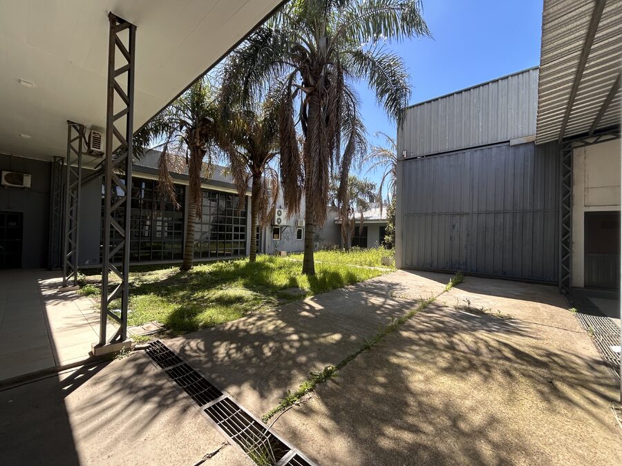ALQUILER - GALPÓN Y OFICINAS zona Blas Parera y Brown