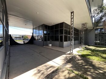 ALQUILER - GALPÓN Y OFICINAS zona Blas Parera y Brown