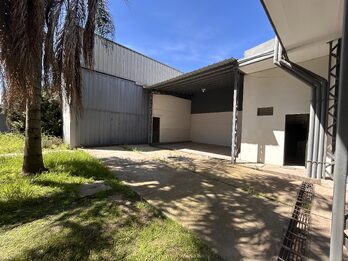 ALQUILER - GALPÓN Y OFICINAS zona Blas Parera y Brown