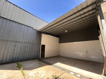 ALQUILER - GALPÓN Y OFICINAS zona Blas Parera y Brown