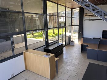 ALQUILER - GALPÓN Y OFICINAS zona Blas Parera y Brown