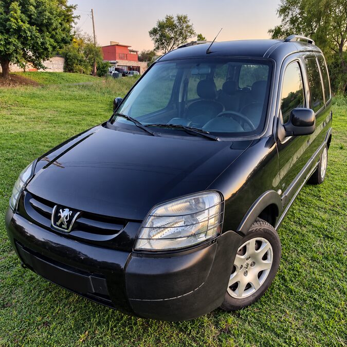 PEUGEOT PARTNER PATAGONICA 1.6 HDI VTC 8v - AÑO 2.013