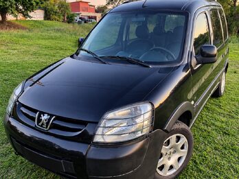 PEUGEOT PARTNER PATAGONICA 1.6 HDI VTC 8v - AÑO 2.013