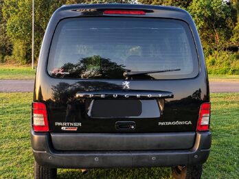PEUGEOT PARTNER PATAGONICA 1.6 HDI VTC 8v - AÑO 2.013