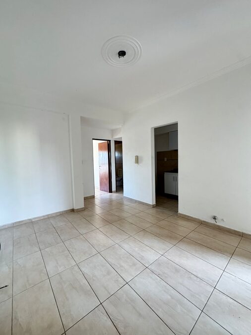 VENDO DEPARTAMENTO 1 DORMITORIO CON COCHERA.