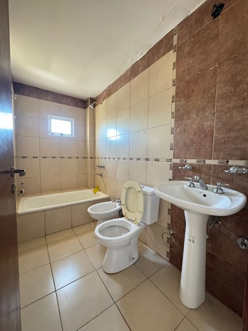 VENDO DEPARTAMENTO 1 DORMITORIO CON COCHERA.