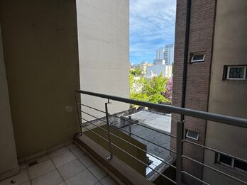 VENDO DEPARTAMENTO 1 DORMITORIO CON COCHERA.