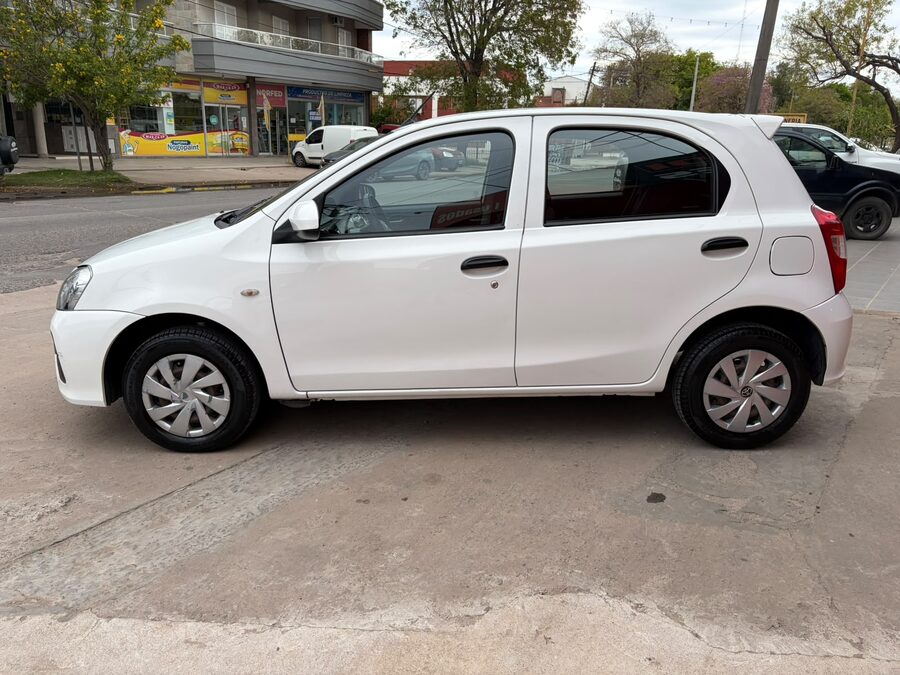 Etios 1,5 X 5 ptas M/T-2020
