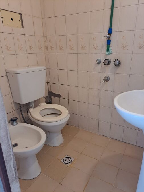ALQUILO DPTO INTERNO EN PLANTA ALTA ZONA FACULTAD UTN.