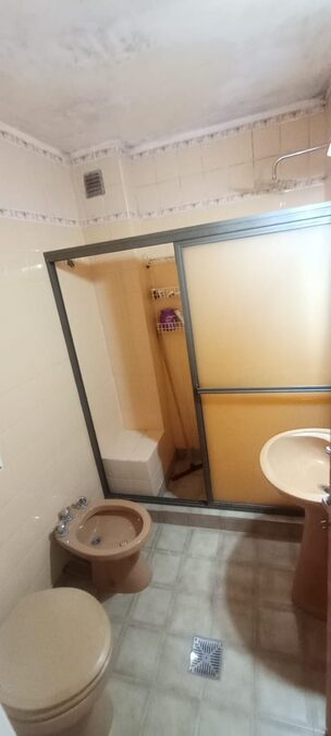 SE VENDE- DEPARTAMENTO DOS DORMITORIOS- ZONA CENTRO