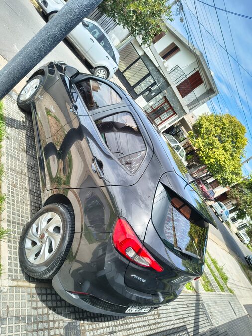 VENDO FIAT ARGO 2018