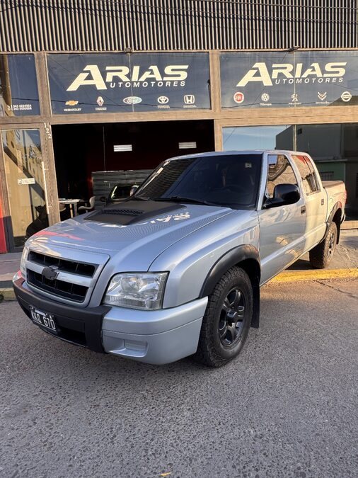 S10 impecable permuto y financio