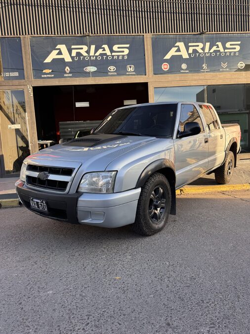 S10 impecable permuto y financio