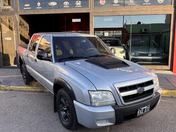 S10 impecable permuto y financio