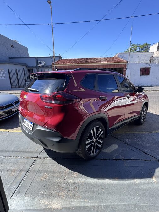 Tracker impecable permuto y financio