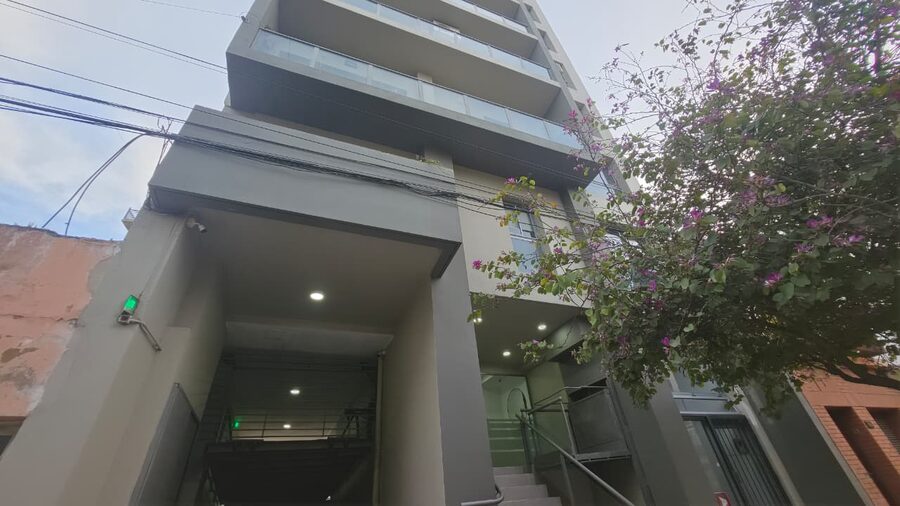 Departamento Amoblado + Cochera, calle Victoria y Corrientes