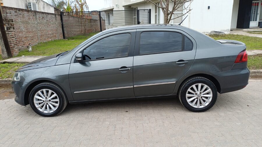 Volkswagen Voyage 2013