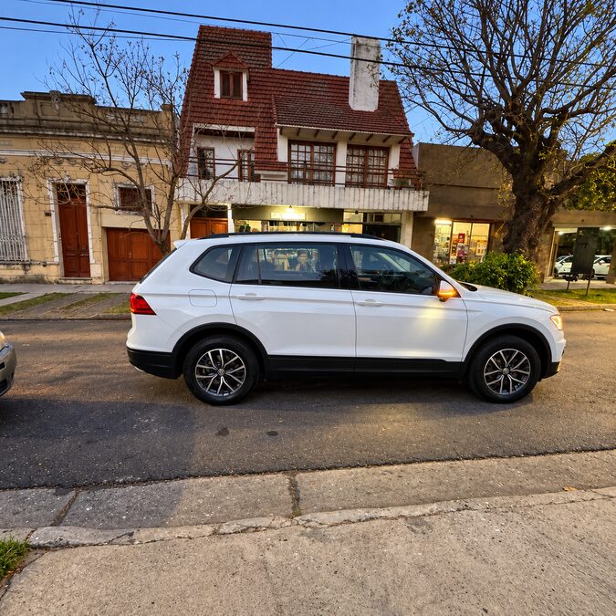 VOLKSWAGEN TIGUAN ALLSPACE 1.4T 250 TSI DSG 7 AS - AÑO 2.021